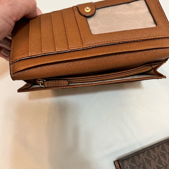 Wallets - Picture 3 of 3